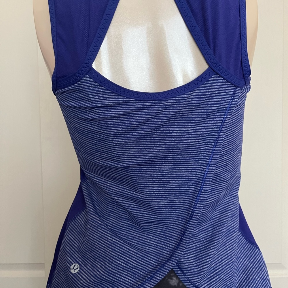 Lululemon tanktop  Like new. Size 6.